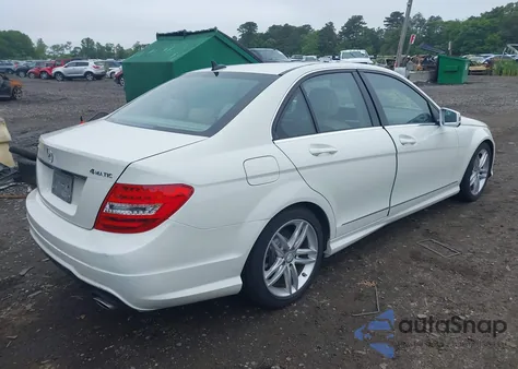 2012 Mercedes-Benz C 300 Luxury 4Matic/Sport 4Matic из США, поврежденный, VIN WDDGF8BB4CR214277